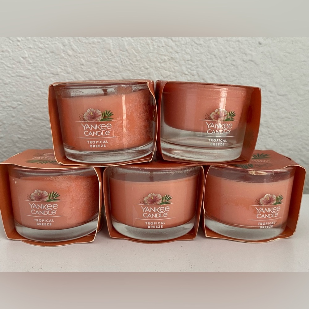 Yankee candle - Mini candle Tropical Breeze scented 5 (1.3 oz) one wick candles.